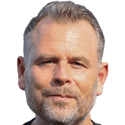 Микаел Старе